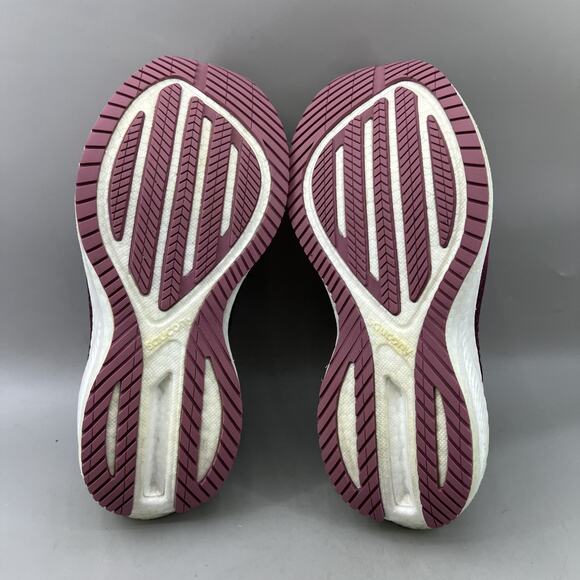 Saucony Triumph 20‎ Running Shoes Women Size 6.5 Plum Red White Comfort Sneakers - Picture 7 of 9
